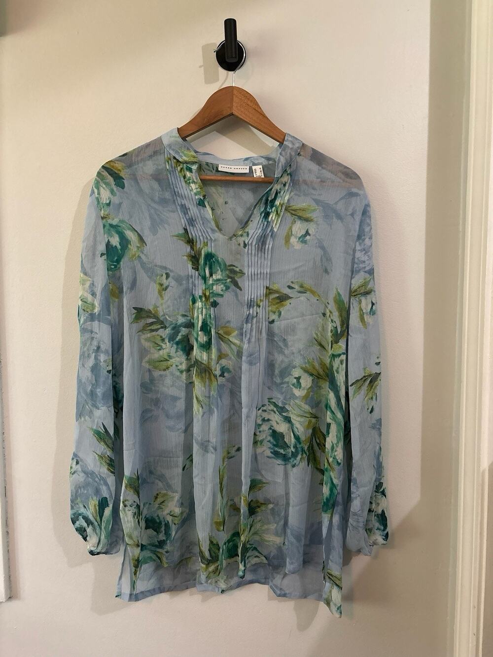 Susan Graver Top Womens M Blue Green Floral Tunic Sheer Pleat Lightweight Resort